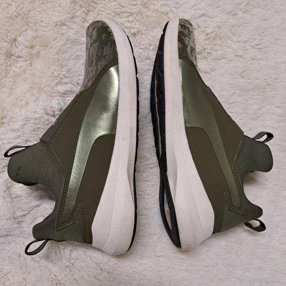 Ladies Puma walking shoes/sneakers - Picture 4 of 7